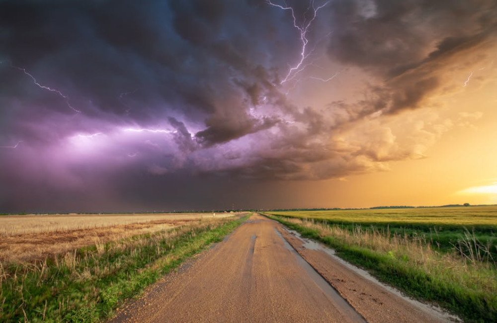 Hoe ontstaat een tornado en waarom komen ze nauwelijks in Nederland voor?