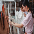 Op deze manier weet je of kleding duurzaam en kindvriendelijk gemaakt is