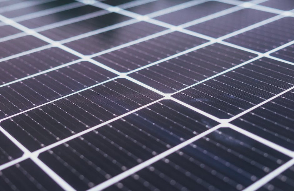 Wat kost een thuisbatterij in 2025? Een eerlijke blik op de prijs én wat je ervoor terugkr